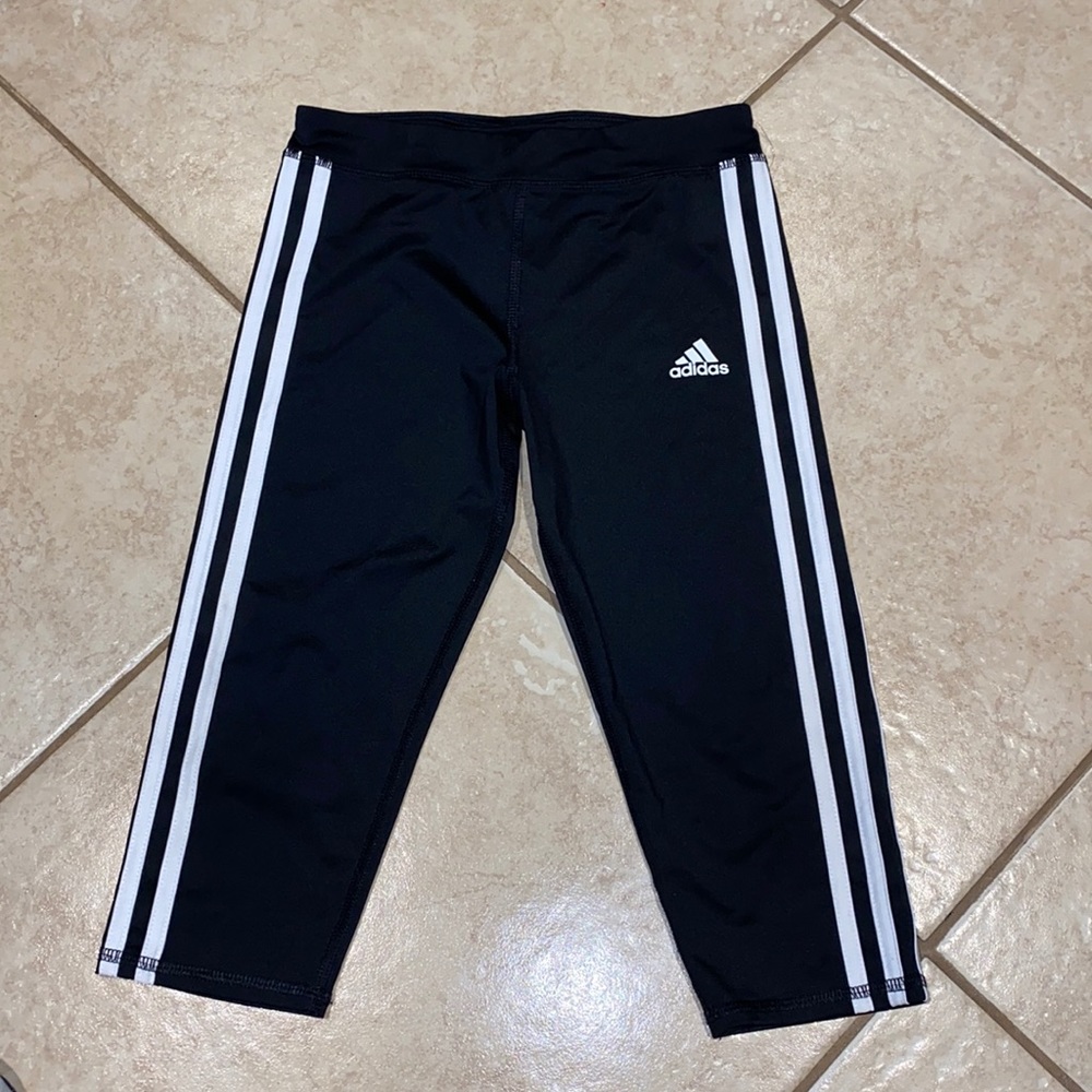 Adidas Girls Capri leggings Sz S (7-8)
